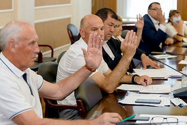 Губернатор выступит с отчетом в июне